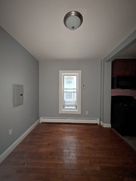 Building Photo - 552 Avenue C