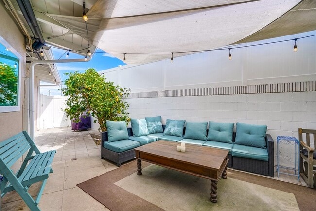 Building Photo - 12042 Sylvester St