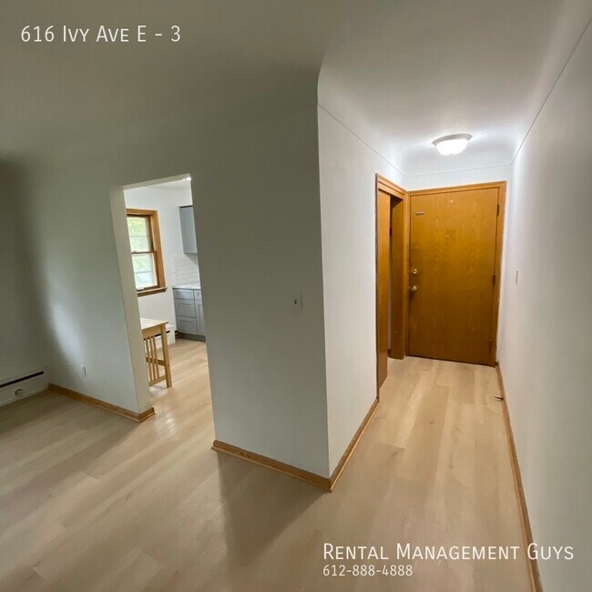 Building Photo - 616 Ivy Ave E