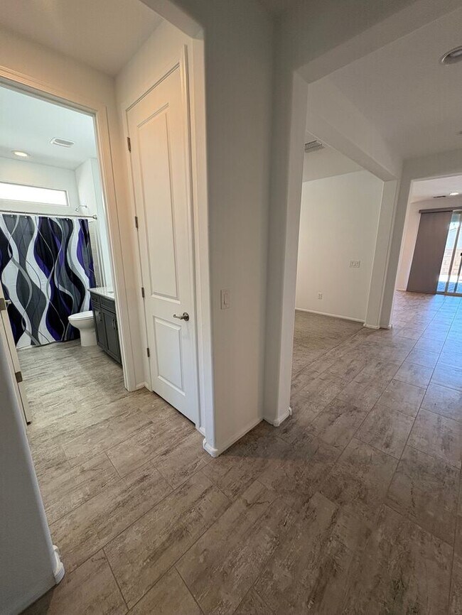 Building Photo - SAGUARO TRAILS 2bd PLUS DEN and 2ba HOME AVAILABLE NOW!!