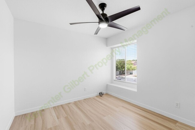 Building Photo - 5435 E Elmwood St