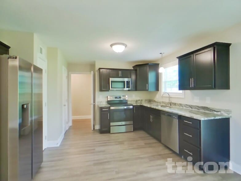 Building Photo - 633 Battery Ct