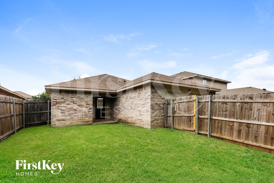 Building Photo - 607 Lentisco Dr