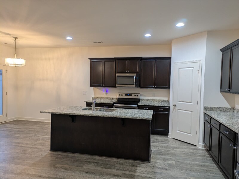 Building Photo - 1706 Lone Jack Ln
