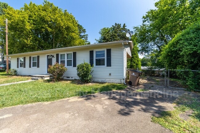 Building Photo - 709 Brookridge Cir SW