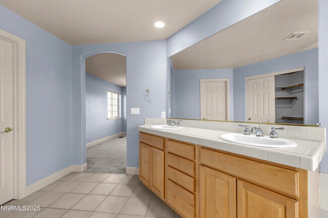 Building Photo - 6578 Aston Cir