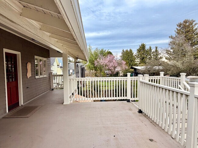 Building Photo - ROJAS