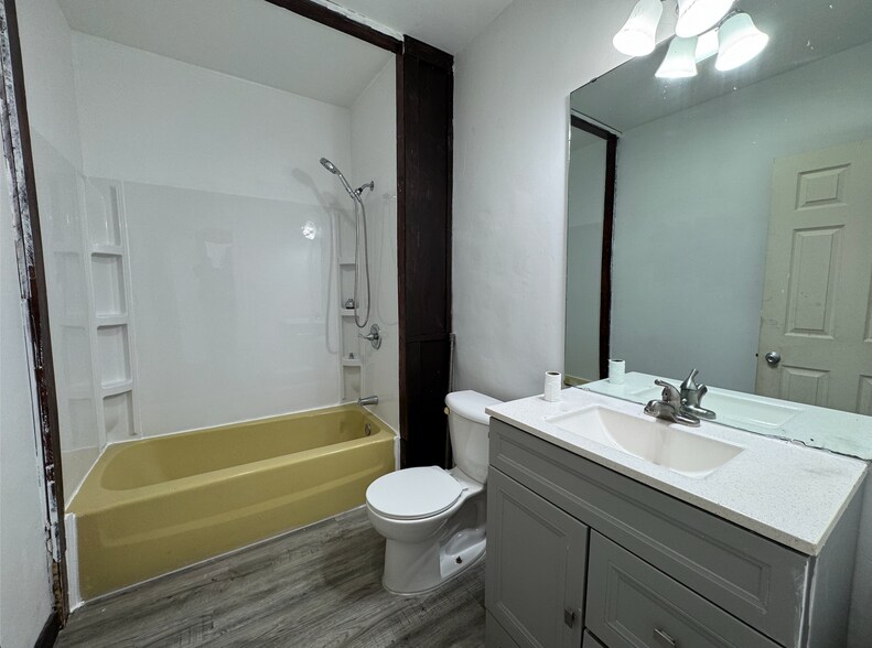 Bthroom - 2314 N 8th St