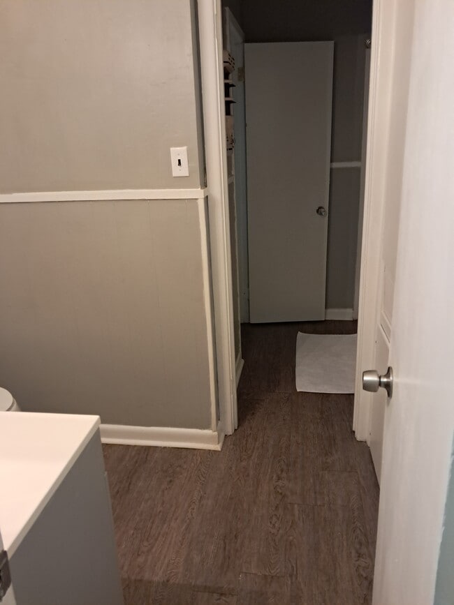 Building Photo - 12 Tulip Dr