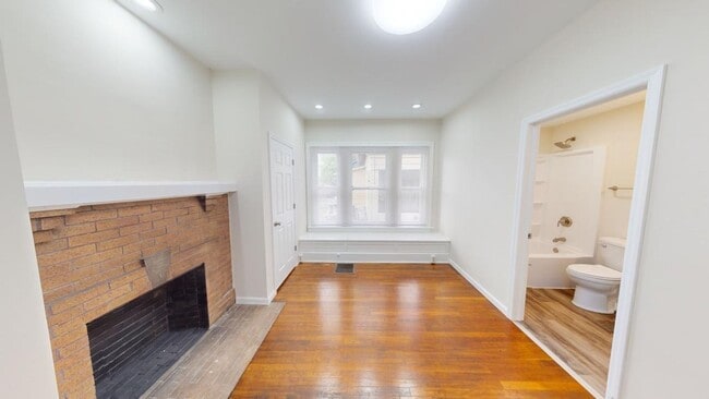 Building Photo - 131 E Northwood Ave