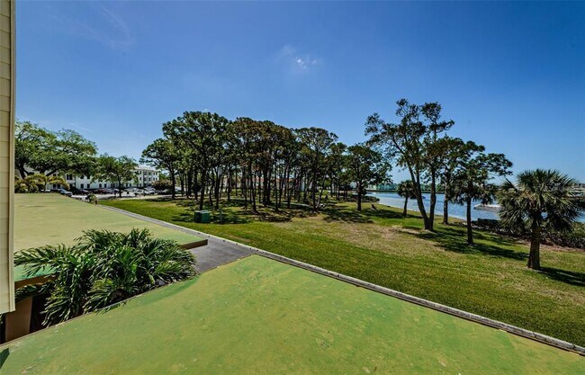 Building Photo - 2700 Bayshore Blvd