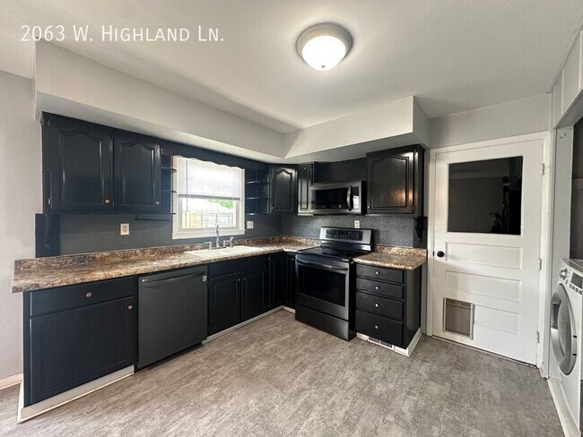 Building Photo - 2063 W Highland Ln