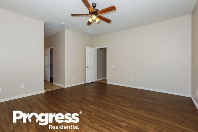 Building Photo - 4509 S St Claire