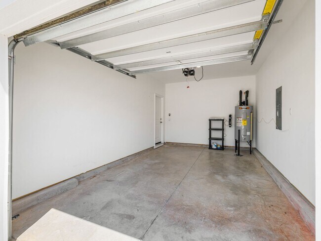 Building Photo - 408 Blockade Shl Ln