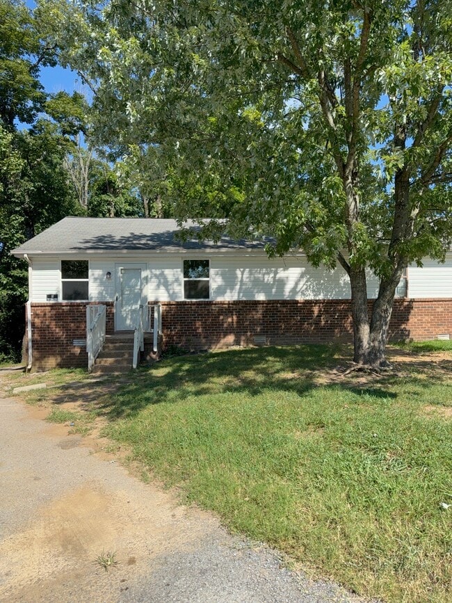 Building Photo - 3351 White Pine Dr