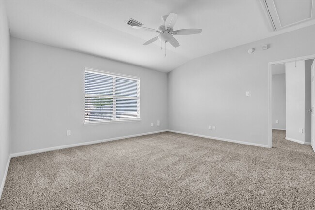 Building Photo - 23610 Hidden Maple Dr