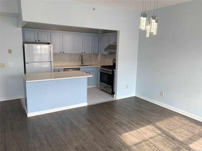 Building Photo - 208 Beach Breeze Pl