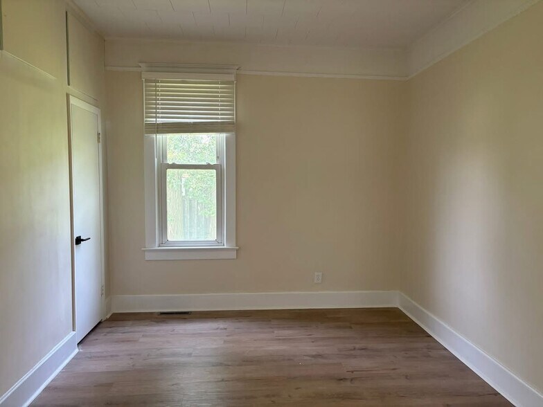 Building Photo - 10565 W 93rd Ave