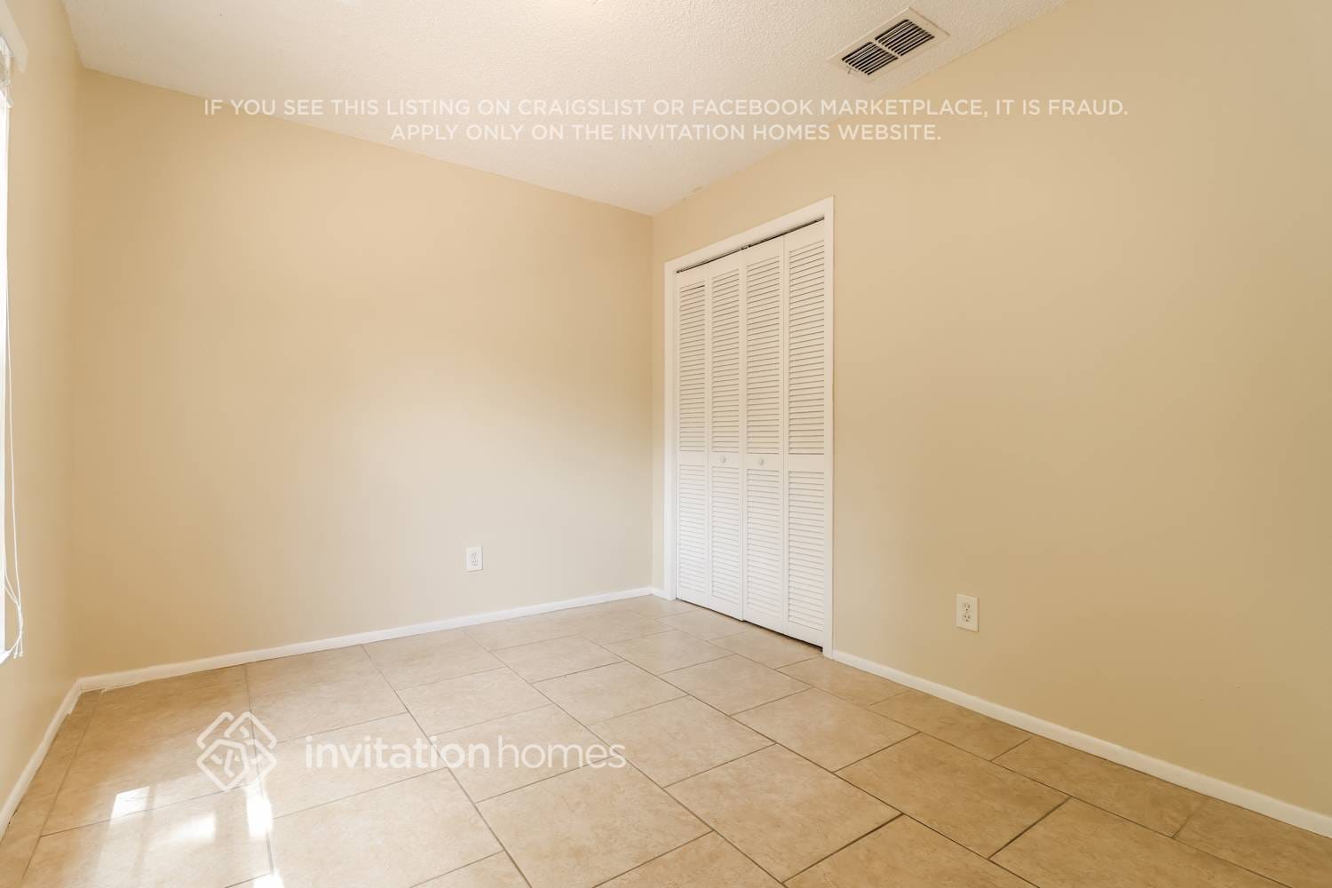 Building Photo - 3700 Montclair Dr