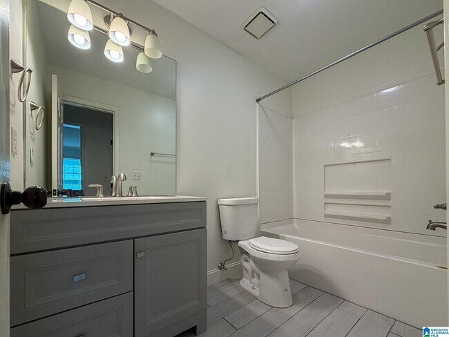 Building Photo - 649 Olde Towne Ln