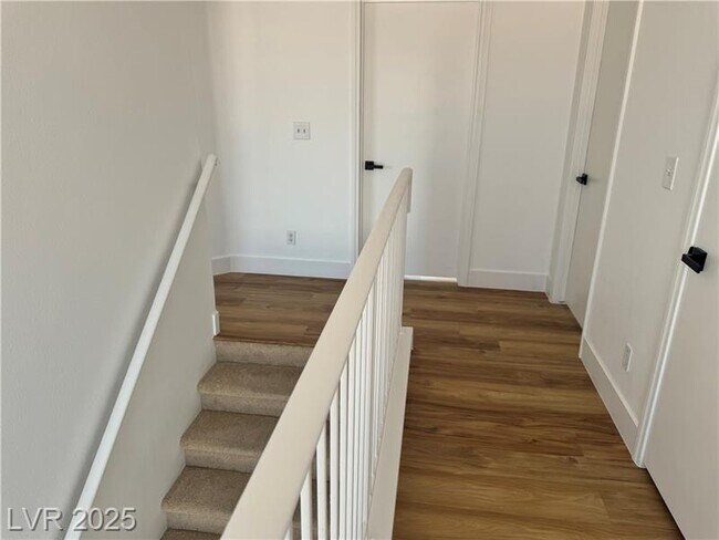 Building Photo - 8725 Russet Hills Ct