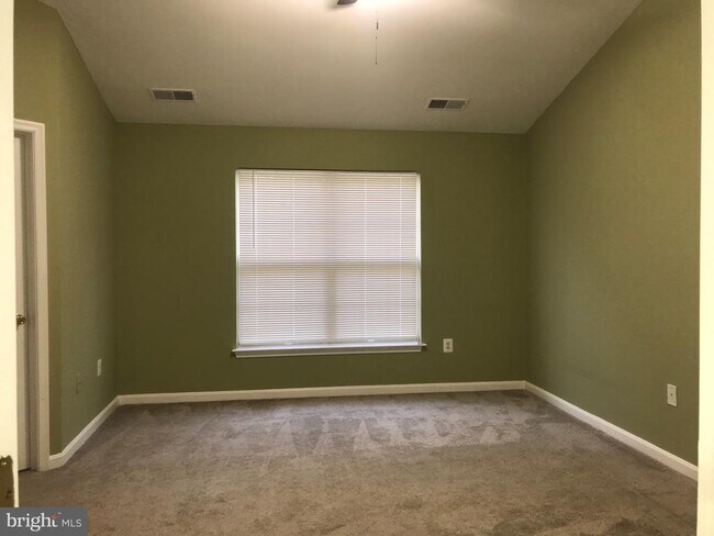 Building Photo - 15707 Palermo Terrace