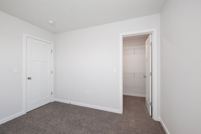 Building Photo - BRAND NEW 3 BEDROOM HOME - BOLIVAR, MO