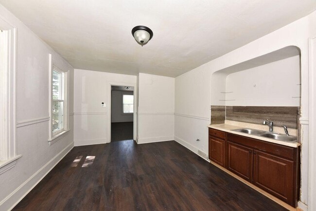 Building Photo - 2932 N Holton St