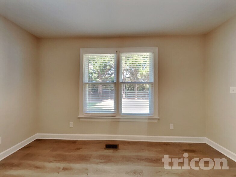Building Photo - 237 Wexford Dr