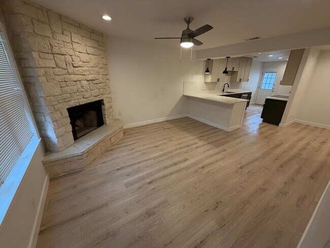 Building Photo - 13610 Brookgreen Dr
