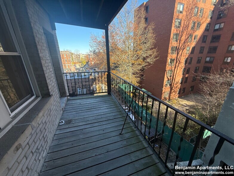 Building Photo - 1626 Commonwealth Ave