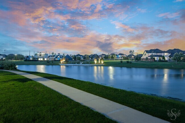 Building Photo - 7526 Sunny Oak Ln