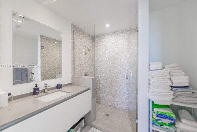 Building Photo - 68 SE 6th St