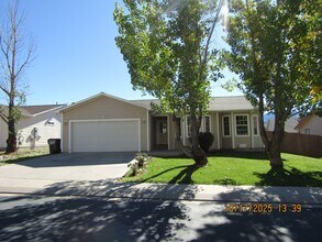 Building Photo - PRICE REDUCED! Charming Home!