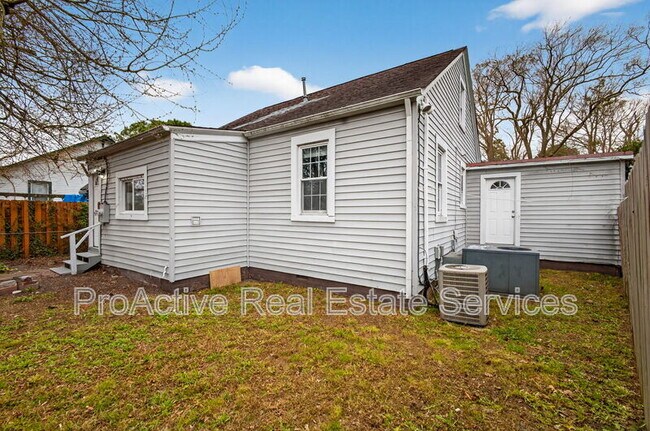 Building Photo - 108 Wright Ave