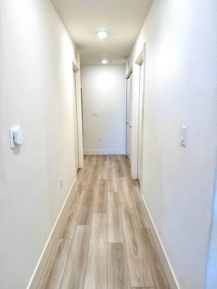 Building Photo - 5750 Greige Cir