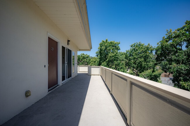 Aqua Terra 2 Bed, 2 Bath Balcony - Aqua Terra Apartments