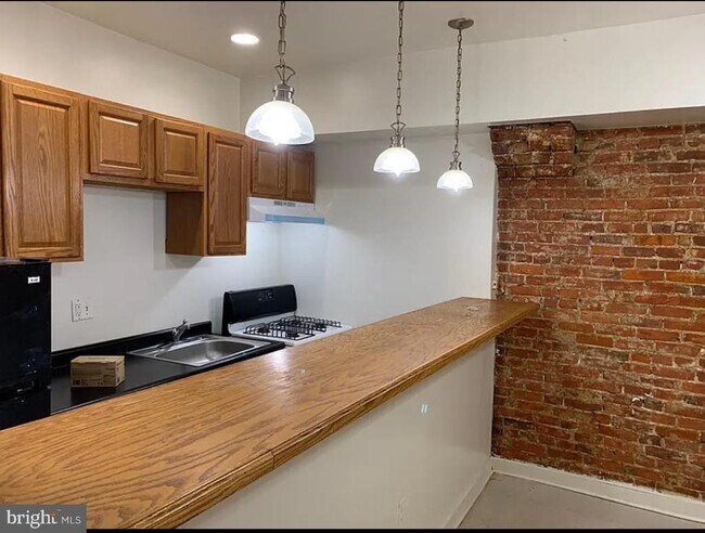 Primary Photo - 5331 Market St