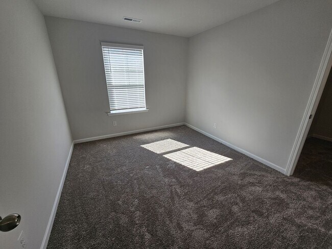 Building Photo - Like New Home is Mulberry Pond