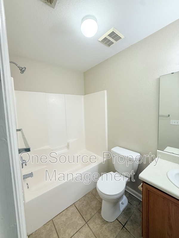 Building Photo - 2738 W Tharpe St