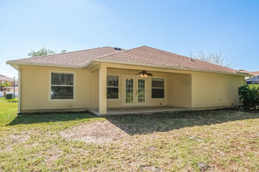 Building Photo - 4143 Sherman Hills Pkwy W