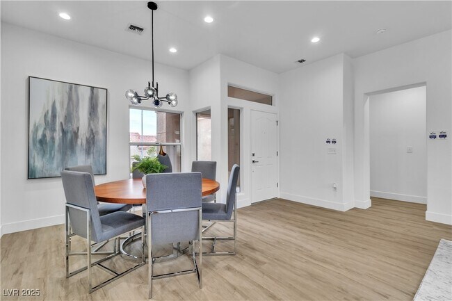 Building Photo - 10801 Clarion Ln
