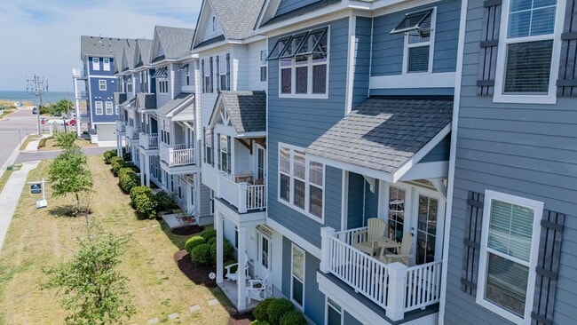 Building Photo - A MUST SEE!! 2-Bedroom Townhome In The Tern! Attached Garage - 400 Yards From Beaches - Dog Frien...