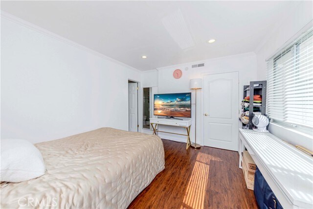 Building Photo - 358 S Gramercy Pl