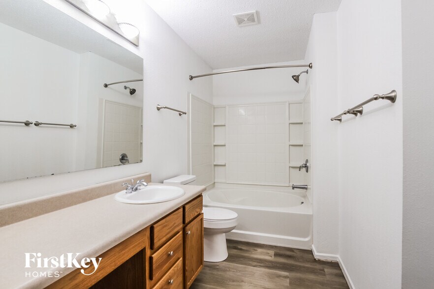 Building Photo - 12662 Courage Crossing