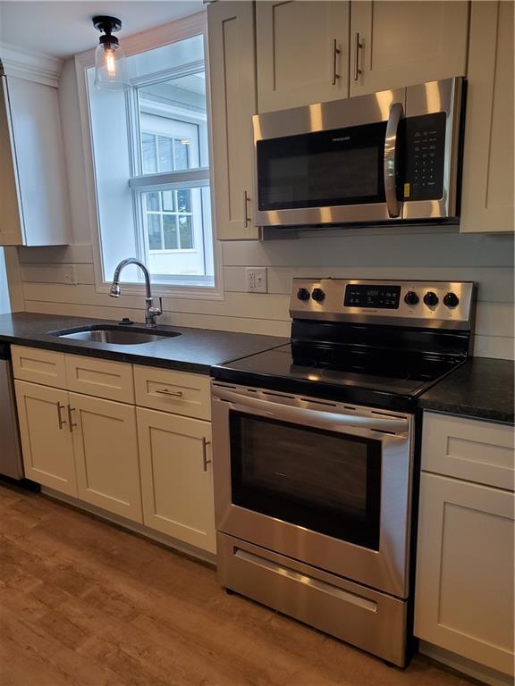 Building Photo - 440 Forest Ave