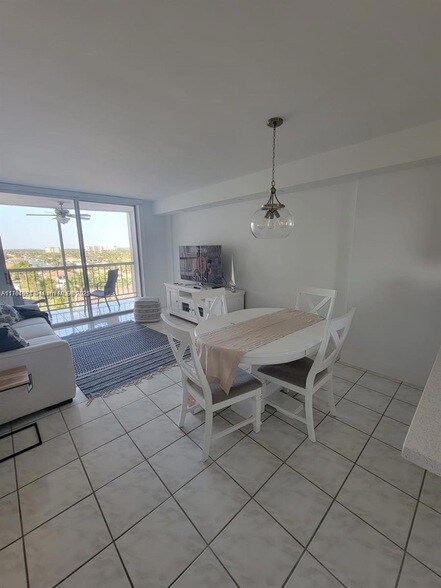 Building Photo - 1391 S Ocean Blvd
