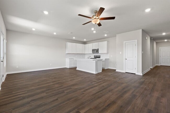 Building Photo - 244 Little Grn Trl