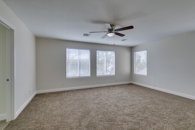 Building Photo - Charming 4 Bedroom, 3 Bathroom Home Near S...