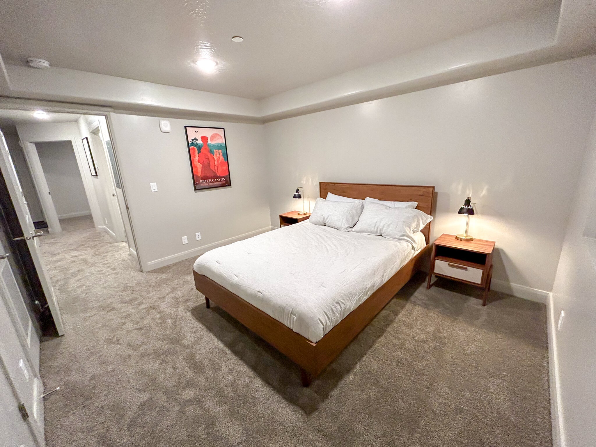 Building Photo - 128 N Lone Rock Dr